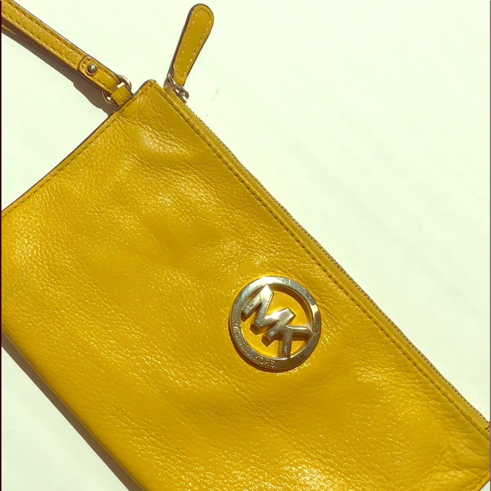 Michael Kors Fulton Wristlet